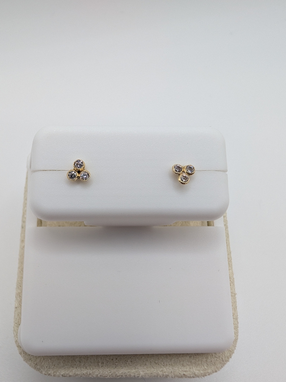 10K Yellow Gold Three-Stone Cluster Stud Earrings | Screw Backs
